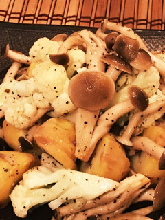 栗とキノコのブラックペッパー炒め-レシピのメイン写真