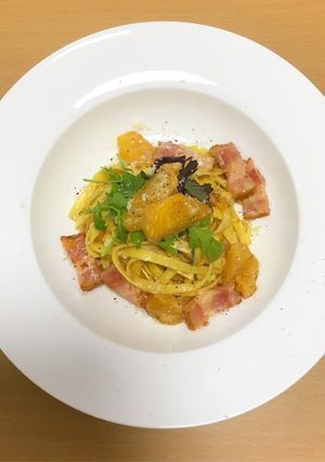 柿とベーコンのクリームパスタ-レシピのメイン写真