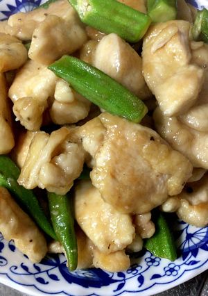 鶏むね肉とオクラの天つゆ炒め-レシピのメイン写真