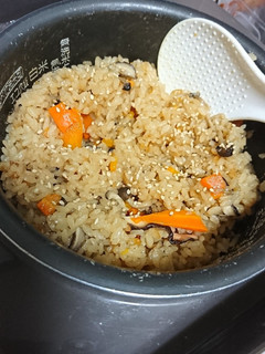 きのことにんじんの炊き込みご飯-レシピのメイン写真