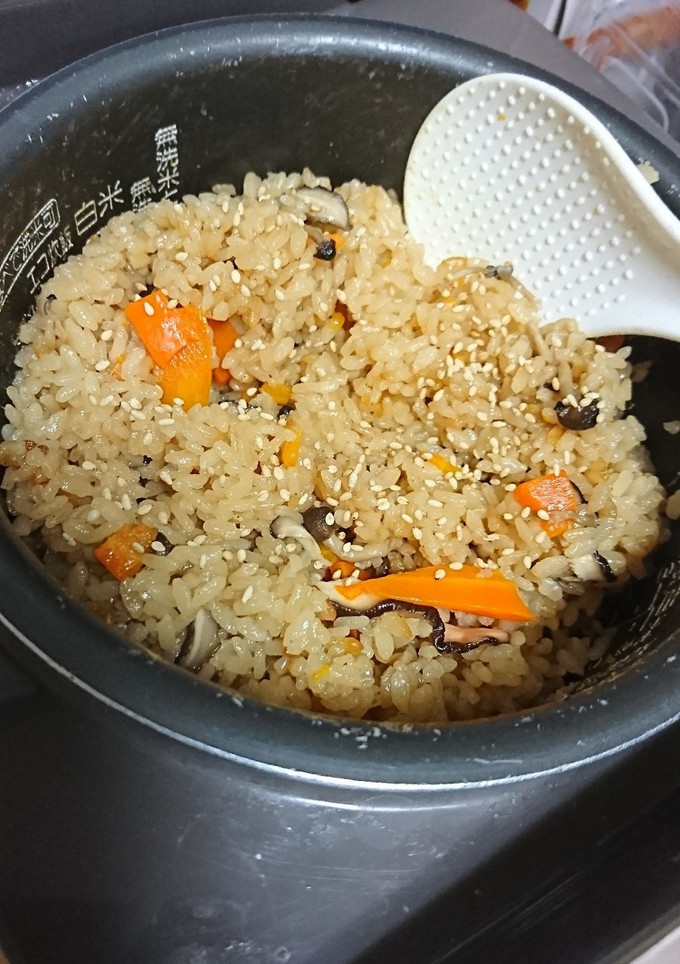 きのことにんじんの炊き込みご飯-レシピのメイン写真