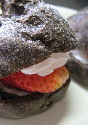 小悪魔のブラックシュークリーム-レシピのメイン写真