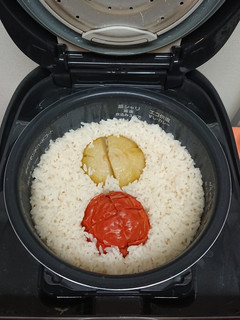 トマトと玉ねぎの炊き込みご飯【覚え書き】-レシピのメイン写真