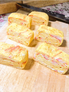 お弁当の彩に…我が家のカニカマ卵焼き-レシピのメイン写真