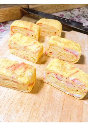 お弁当の彩に…我が家のカニカマ卵焼き-レシピのメイン写真