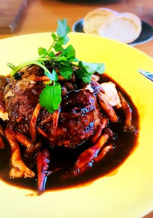 お肉感満載☆煮込み風デミハンバーグ-レシピのメイン写真