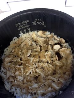 とても簡単で美味しい松茸御飯-レシピのメイン写真