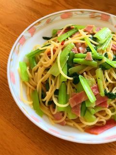 小松菜とベーコンのペペロンチーノ-レシピのメイン写真