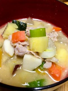 秋の根菜たっぷりの豚汁-レシピのメイン写真