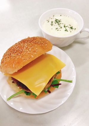 サバーグ入りハンバーガー-レシピのメイン写真