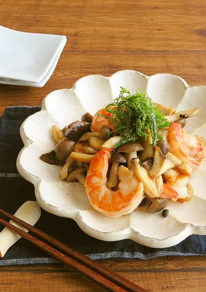 海老ときのこのバター醤油ソテー☆しそ風味-レシピのメイン写真