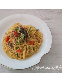 お洒落な秋刀魚と舞茸と豆苗のオイルパスタ-レシピのメイン写真