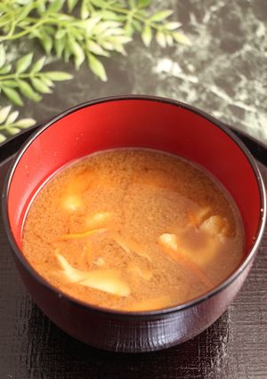 骨粗鬆症対策！つみれと舞茸のお味噌汁-レシピのメイン写真
