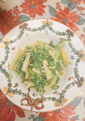 セロリの葉でタイ風炒め-レシピのメイン写真