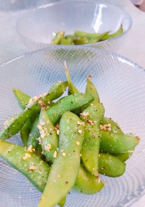 簡単おつまみ！枝豆のガーリック塩胡椒和え-レシピのメイン写真