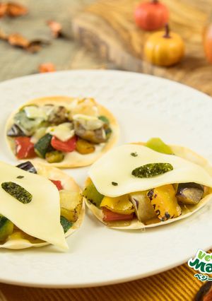 ミックスベジタブルのハロウィン餃子ピザ-レシピのメイン写真