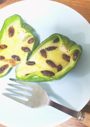 ピーマンチーズのクコの実のせ焼き！-レシピのメイン写真