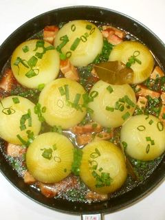 丸ごと玉ねぎスープ煮♪簡単ベーコンと-レシピのメイン写真
