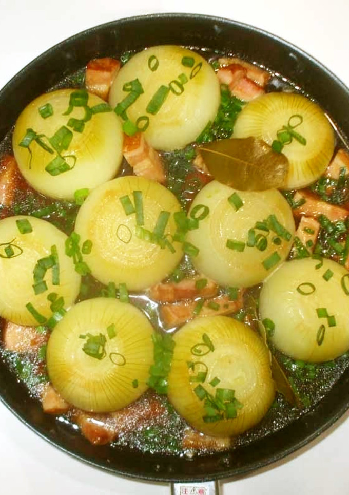 丸ごと玉ねぎスープ煮♪簡単ベーコンと-レシピのメイン写真