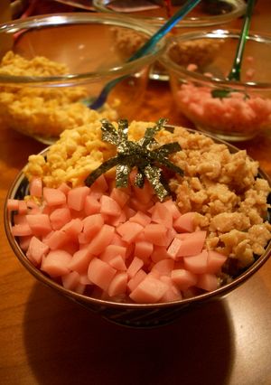 超簡単！子供が喜ぶ三色そぼろの三色丼-レシピのメイン写真