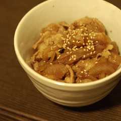 รูปของ たまねぎたっぷり*豚しょうが丼