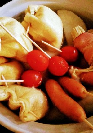 おでんの具に楊枝に刺したミニトマト-レシピのメイン写真