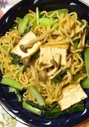 きのこと小松菜と厚揚げの焼きそば　醤油味-レシピのメイン写真