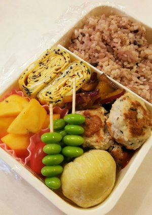お弁当(10/22)ひじきと蓮根バーグ-レシピのメイン写真