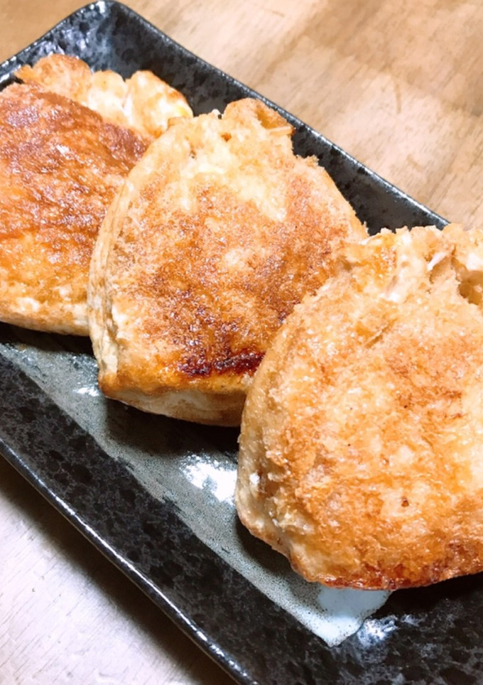 簡単つまみ！油揚げでキムチーズ巾着♡-レシピのメイン写真