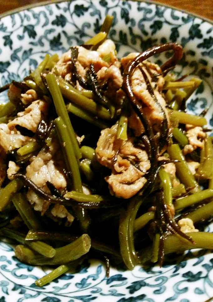芋づると豚こまとひじきの炒り煮-レシピのメイン写真