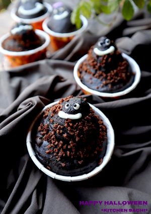 ハロウィンに！ブラックココアカップケーキ-レシピのメイン写真