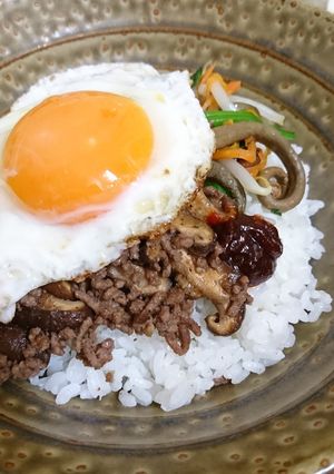 韓国料理-簡単フライパンビビンバ-レシピのメイン写真