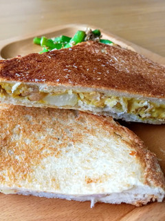 カレー風味のツナポテトホットサンド-レシピのメイン写真