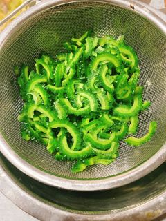 苦瓜の下ごしらえ-レシピのメイン写真
