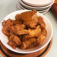 รูปของ 鶏肉と大根のしみしみ煮込み