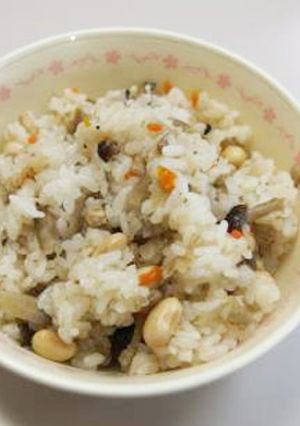 給食★鶏ごぼうピラフ-レシピのメイン写真