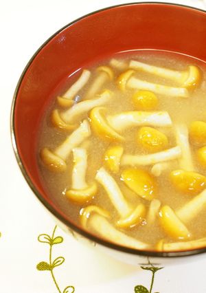 味噌は先入れ！なめこの味噌汁-レシピのメイン写真