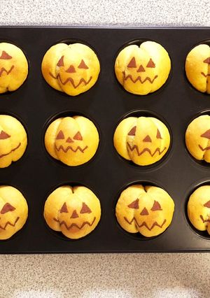 HB使用 ミニマフィン型でハロウィンパン-レシピのメイン写真