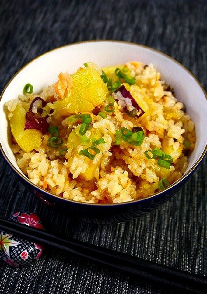 簡単！銀鮭薩摩芋のほんだし炊き込みご飯-レシピのメイン写真