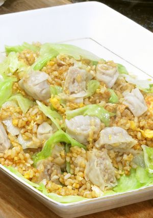 カレーうどんの素とチルドシューマイで炒飯-レシピのメイン写真