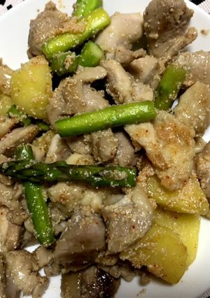 おつまみにもぴったりもも肉とアスパラ炒め-レシピのメイン写真