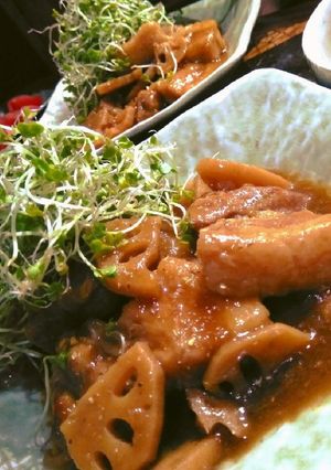 シリコンスチーマーで蓮根とホエー豚の角煮-レシピのメイン写真