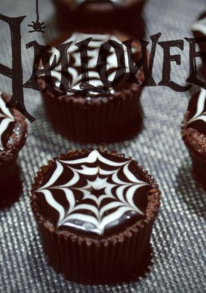 ハロウィンチョコ味クモの巣のカップケーキ-レシピのメイン写真