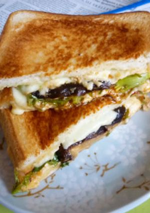 パクチーキムチ＋酢椎茸のホットサンド-レシピのメイン写真