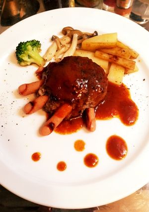 思いのほかグロいポークビッツハンバーグ-レシピのメイン写真
