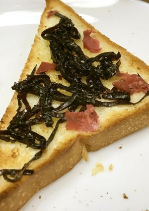 ふじっ子煮のしそ昆布で梅干しトースト-レシピのメイン写真