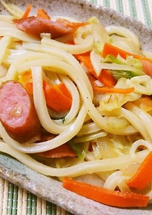 簡単★コンビニ材料で中華風焼きうどん-レシピのメイン写真