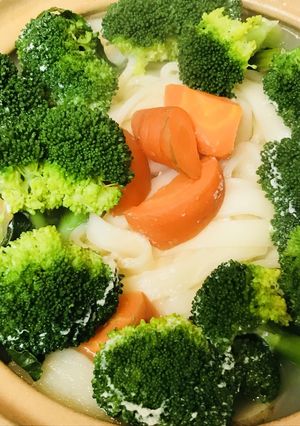 鶏肉とブロッコリーの洋風野菜鍋-レシピのメイン写真