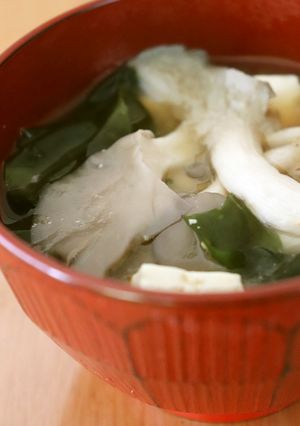 ケチャップを+菌床しめじとワカメの味噌汁-レシピのメイン写真
