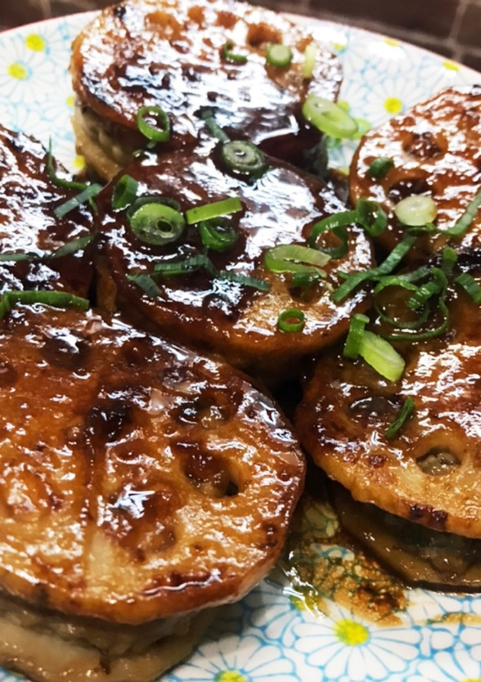 すき焼きのたれで簡単 レンコンの挟み焼き-レシピのメイン写真